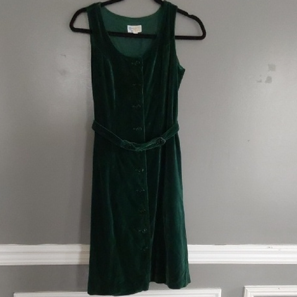Sleeveless Velvet Button-Front Midi Dress in Deep Green